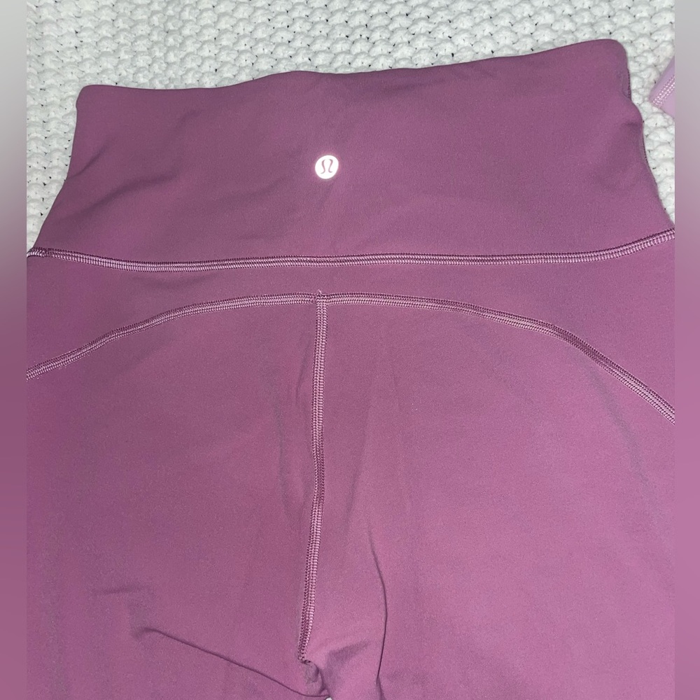 Lululemon Groove Super-High-Rise Flared Pant *Nulu	
Velvet Dust	
Size: 8